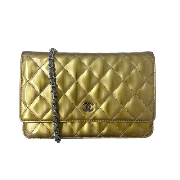 Chanel Patent Classic wallet on chain - Picture 1 of 10